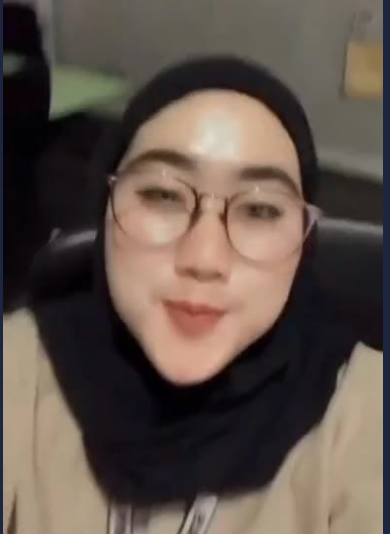 Ukhti Jilbab Cantik Dientot Teman Bos