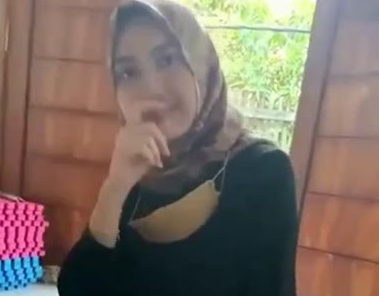 Bokep Indo Cewek Hijab Cantik Minta Dipuasin
