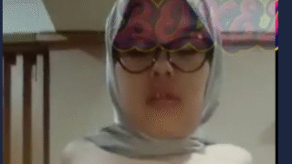 Bokep Indo Hijab Montok Sange Di Kost part (1)